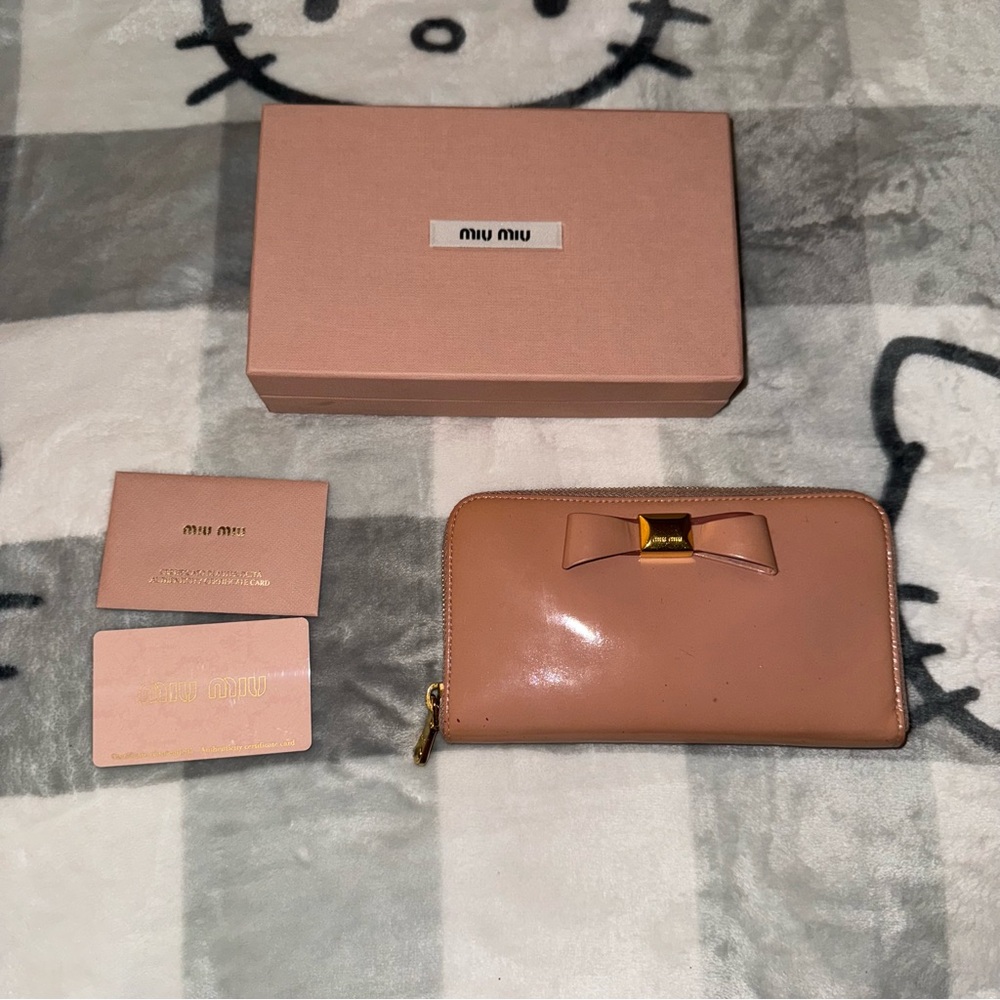 MIU MIU Enamel Zippy Wallet Long Pink Beige
